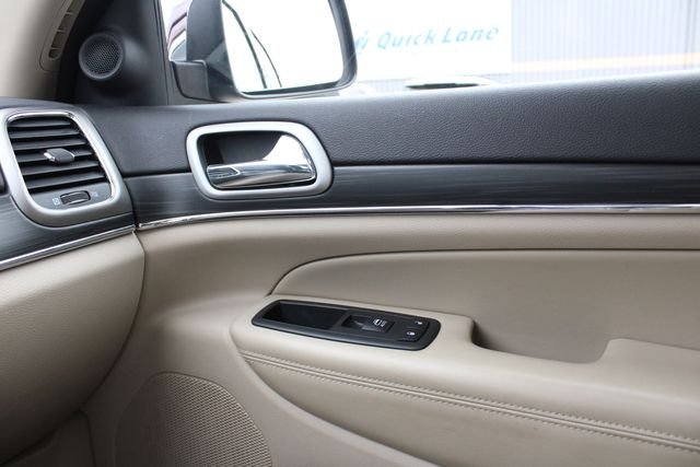 Certified Used 2020 Velvet Jeep Limited image 21