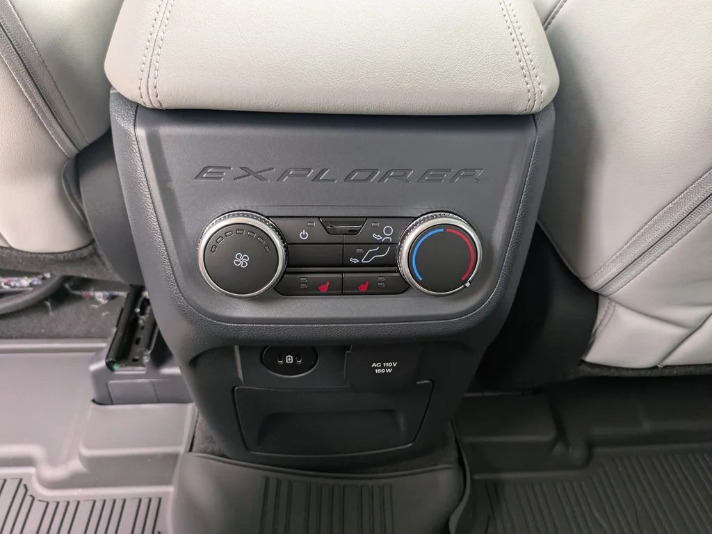 New 2026 Agate Black Metallic Ford Platinum image 19