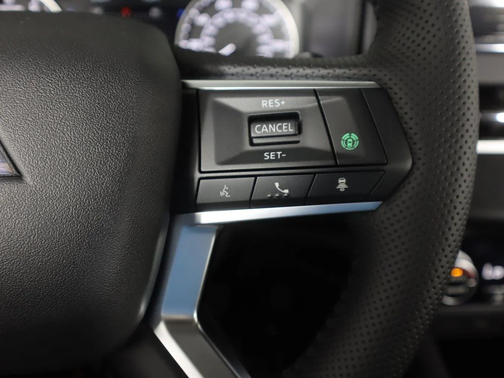 Used 2024 Red Mitsubishi SE image 37