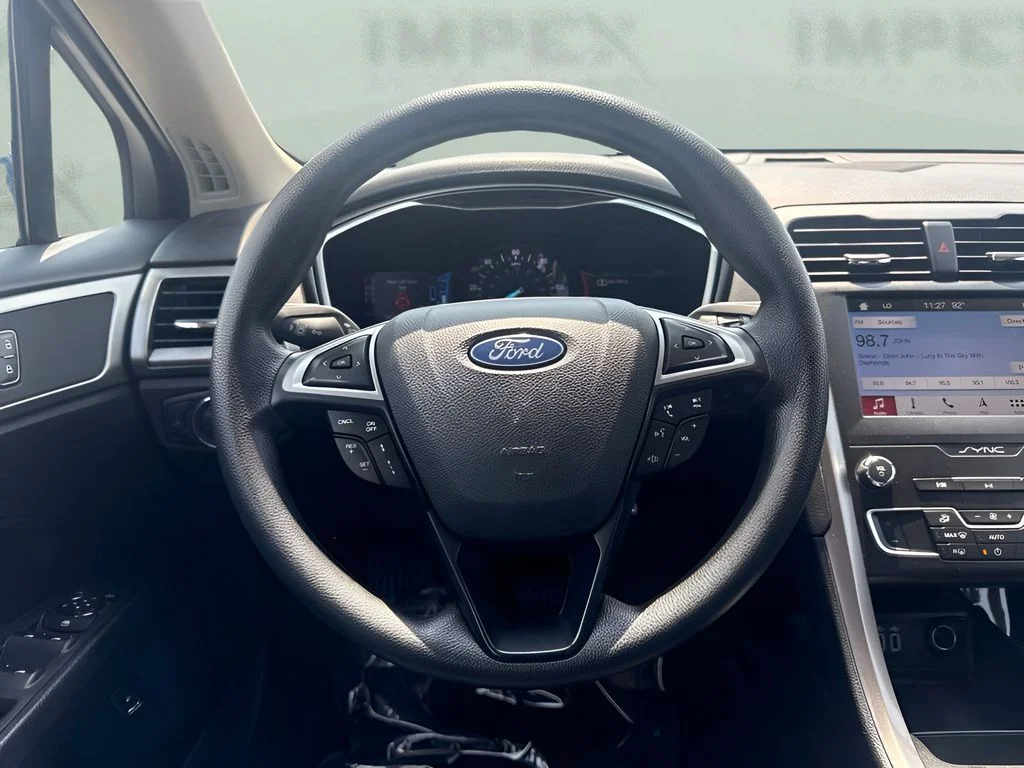 Used 2019 Blue Ford SE image 8