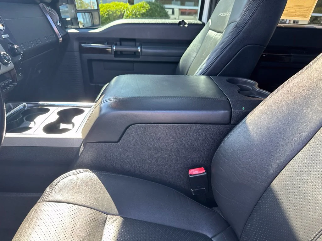 Used 2016 White Platinum Clearcoat Metallic Ford Platinum image 14