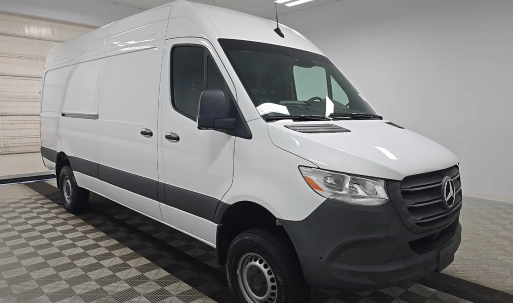 Used 2024 Arctic White Mercedes-Benz Cargo 170 WB image 3