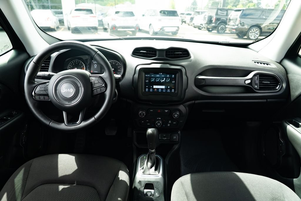 Used 2019 Black Clearcoat Jeep Latitude image 8