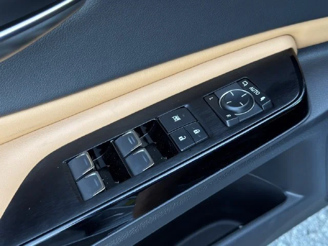2024 Lexus ES Hybrid 300h - Photo 22
