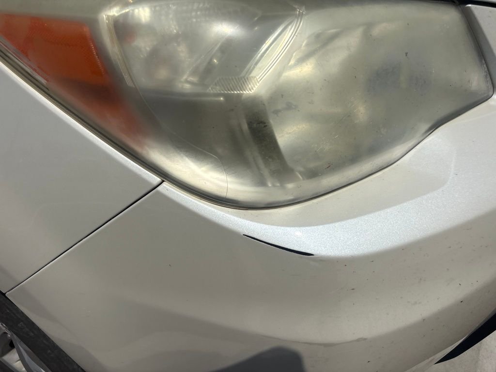 Used 2015 White Subaru 2.5i Limited image 3