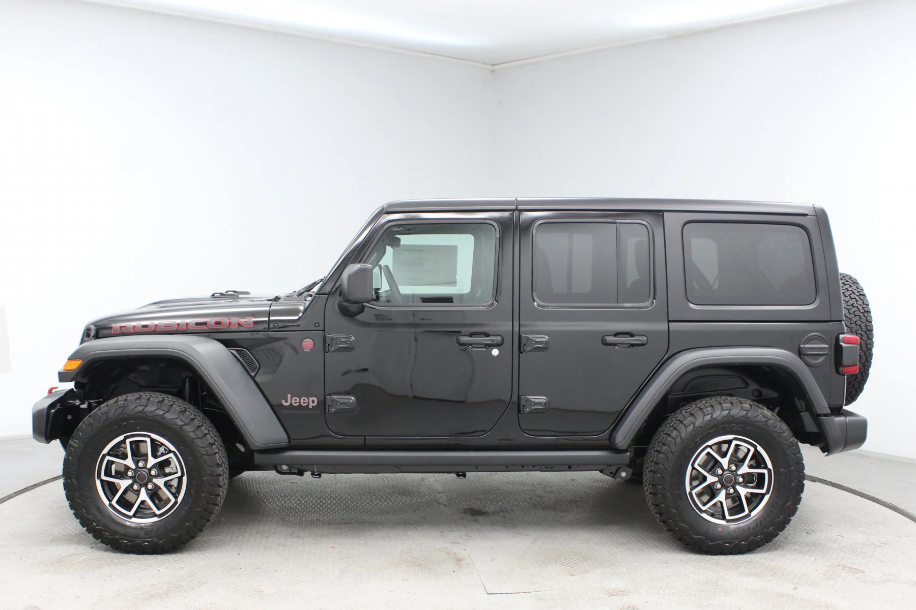 New 2026 Black Clearcoat Jeep 4-Door Rubicon 4x4 image 23