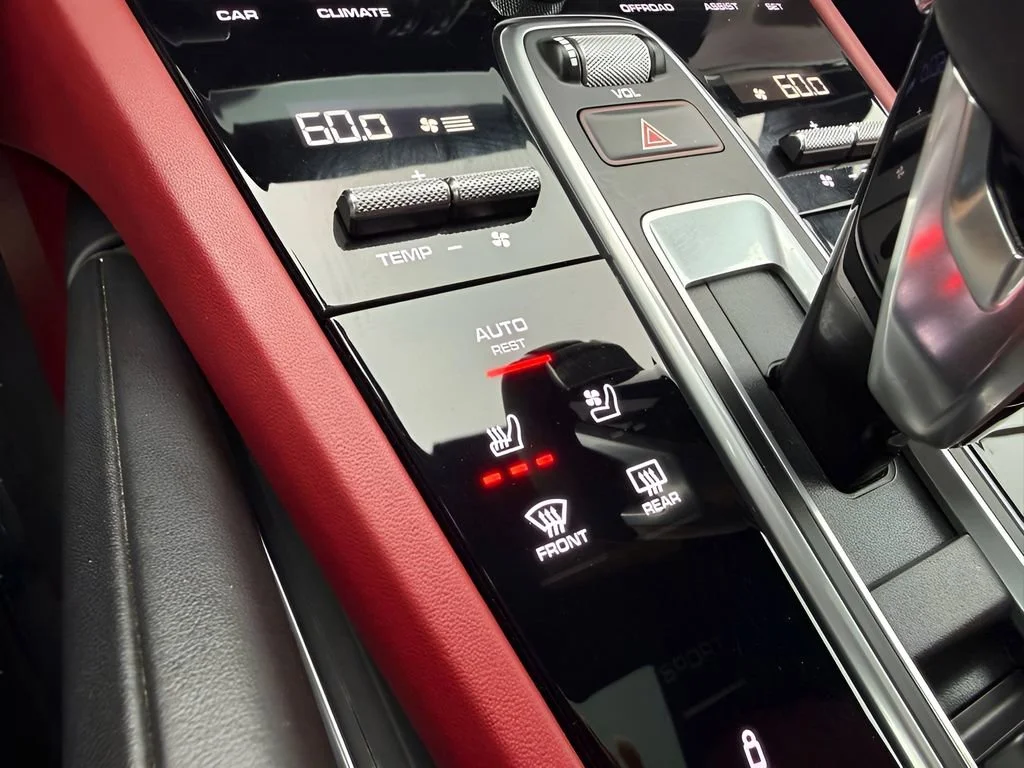 Used 2022  Porsche Turbo image 22
