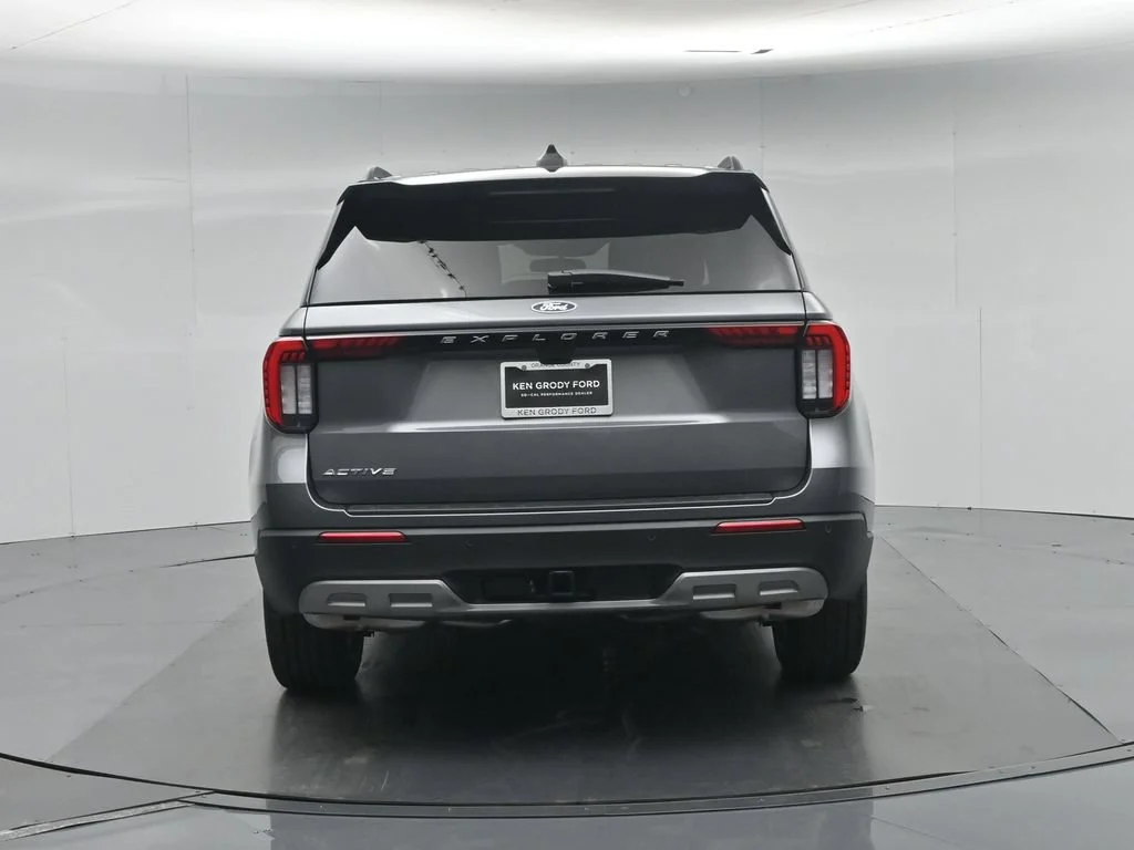 New 2027 Carbonized Gray Metallic Ford Active image 25