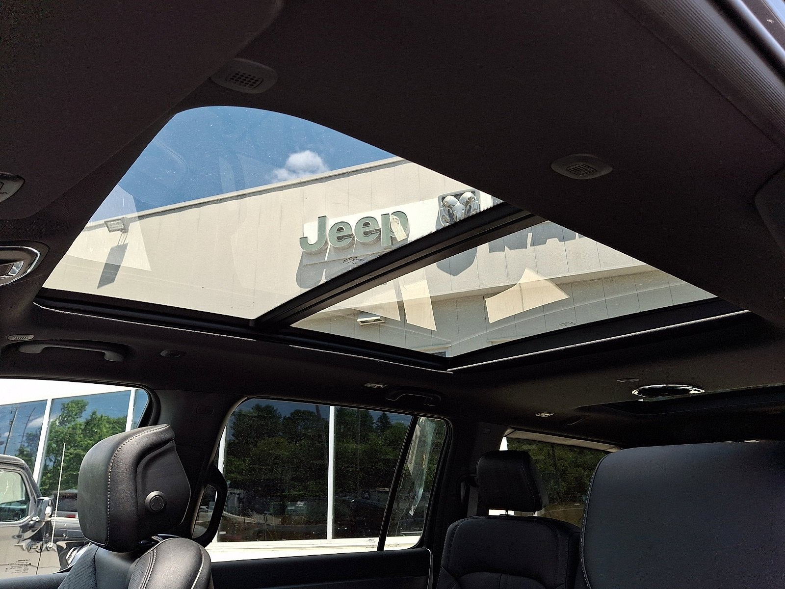 New 2026 Baltic Gray Metallic Clearcoat Jeep Limited Altitude image 10