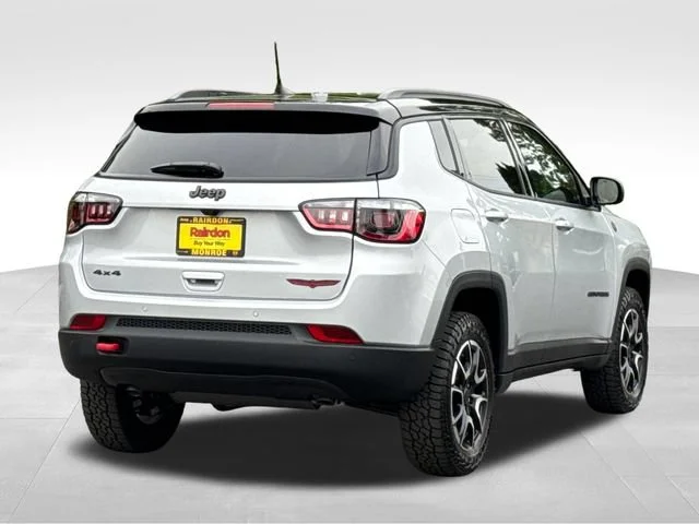 New 2026 Silver Zynith Metallic Clearcoat Jeep Trailhawk image 6