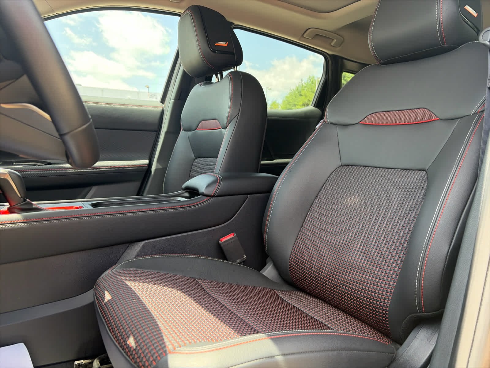 Used 2025 Canyon Bronze Metallic Nissan SR image 5