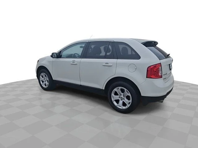 Used 2013 White Suede Ford SEL image 6