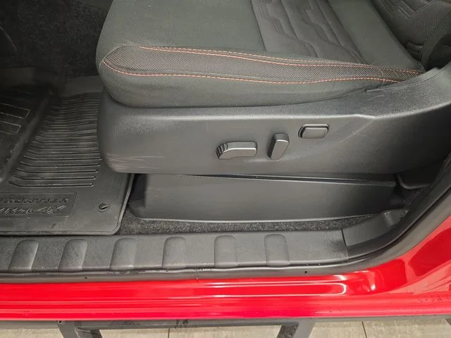 Used 2025 Red Alert Nissan PRO-4X image 35