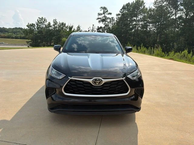 Used 2021 Midnight Black Metallic Toyota L image 2