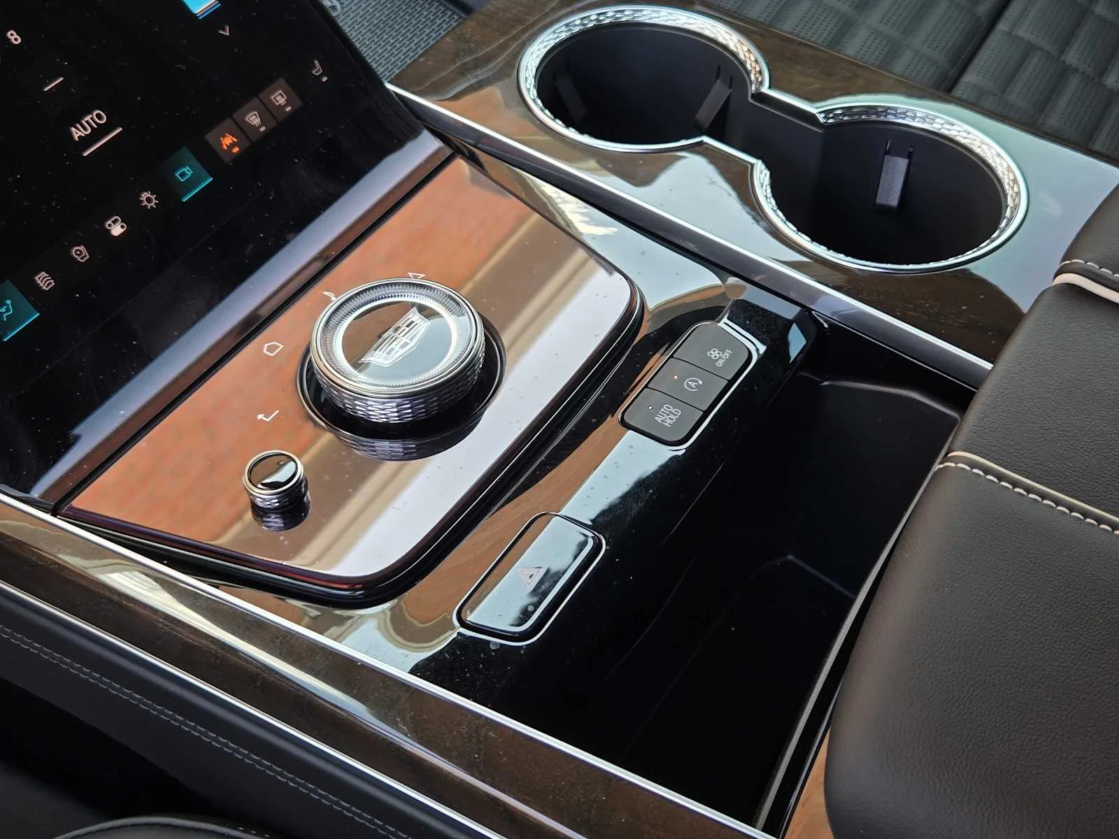 2026 Cadillac Escalade Platinum Sport - Photo 15
