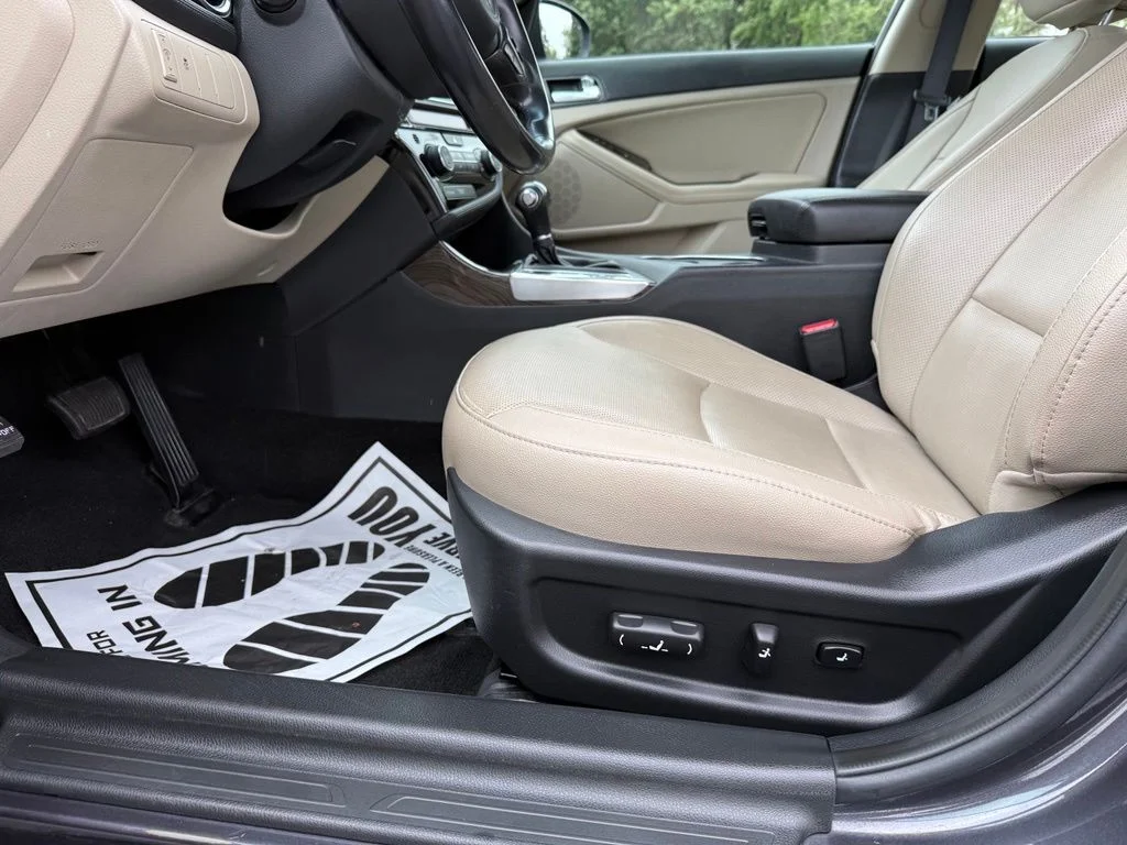 Used 2015 Gray Kia EX image 12