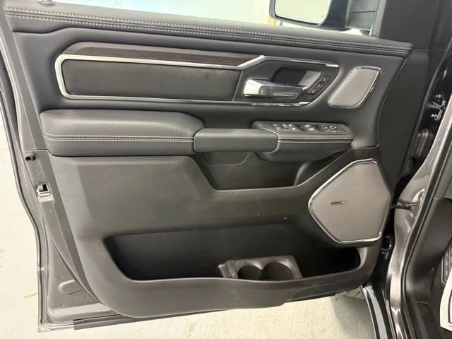 New 2026 Granite Crystal Metallic Clear-Coat Exterior Paint RAM Laramie image 12