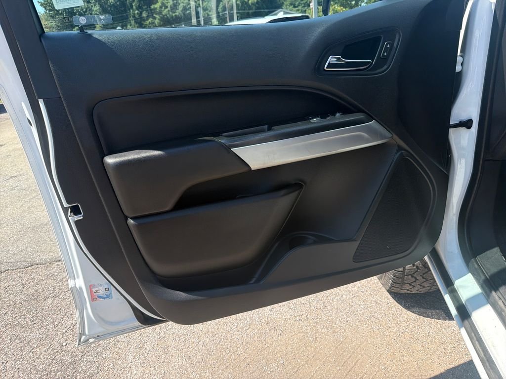 Used 2021 White Chevrolet LT image 13