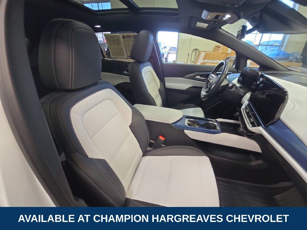 2025 Chevrolet Equinox EV LT - Photo 36