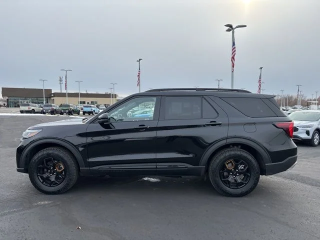New 2026 Agate Black Metallic Ford Tremor® image 9