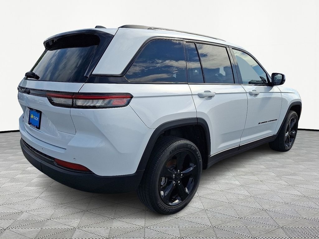 Used 2023 White Jeep Altitude X image 7