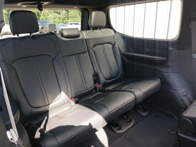 New 2026 Baltic-Gray Metallic Clear-Coat Exterior Paint Jeep Limited Altitude image 20