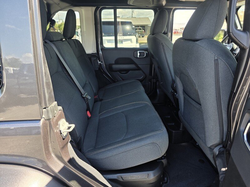 Used 2025 Crystal Metallic JEEP SAHARA 4X4 image 17
