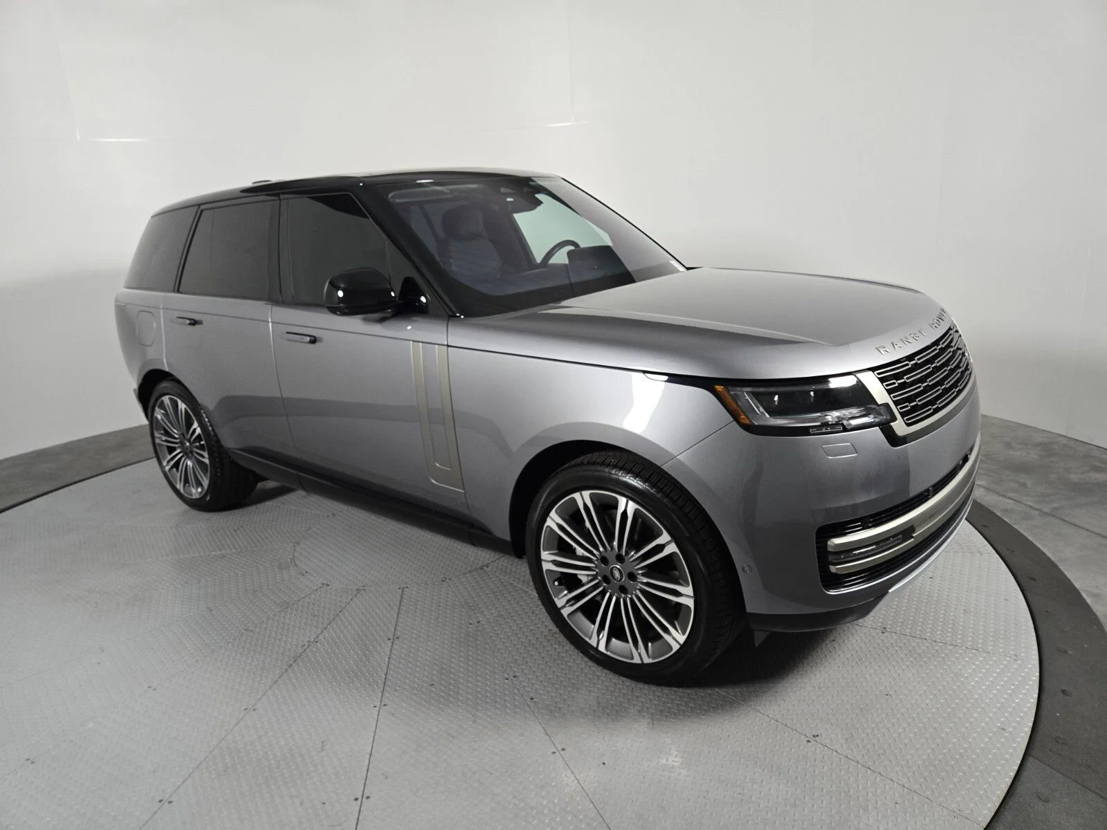 Used 2023 Eiger Gray Metallic Land Rover SE image 16