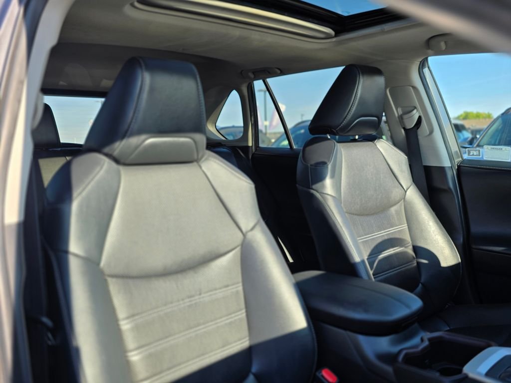 2022 Toyota RAV4 Limited - Photo 10