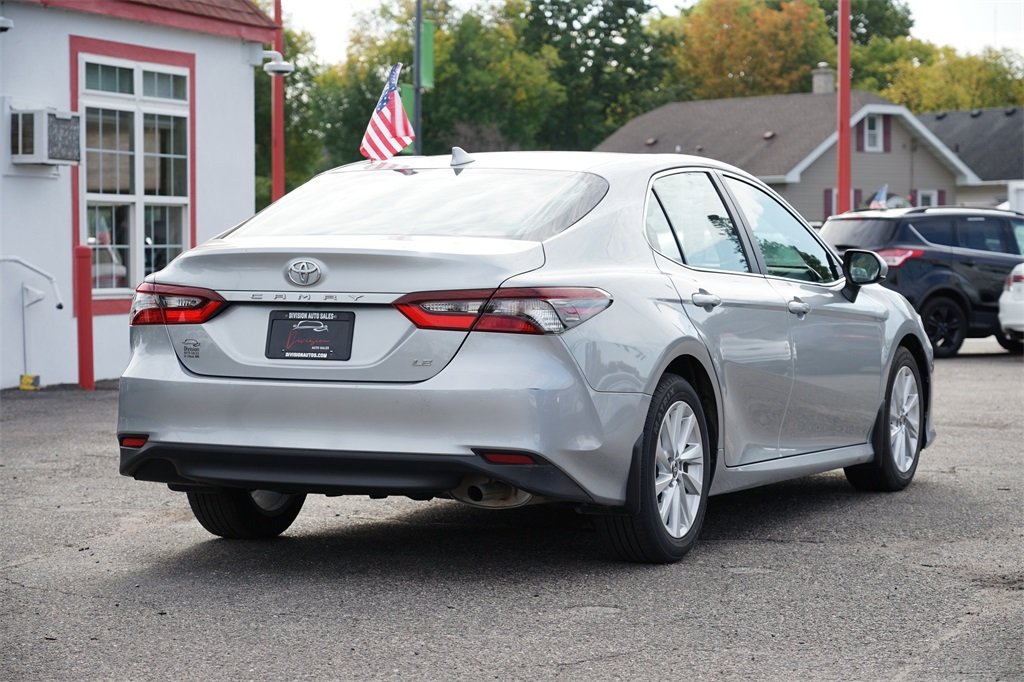 2023 Toyota Camry LE photo 2