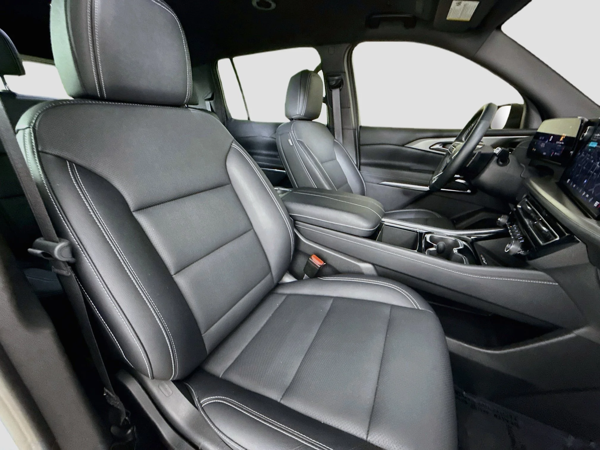 Used 2025 Iridescent Pearl Tricoat Chevrolet LT image 31