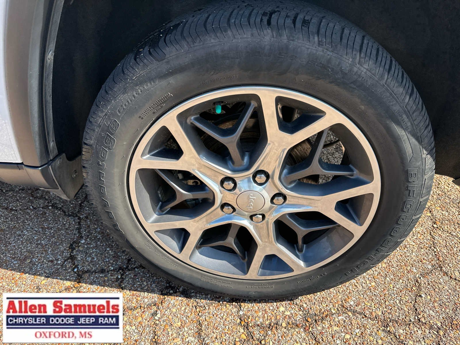 Used 2022 Bright White Clearcoat Jeep Limited image 48