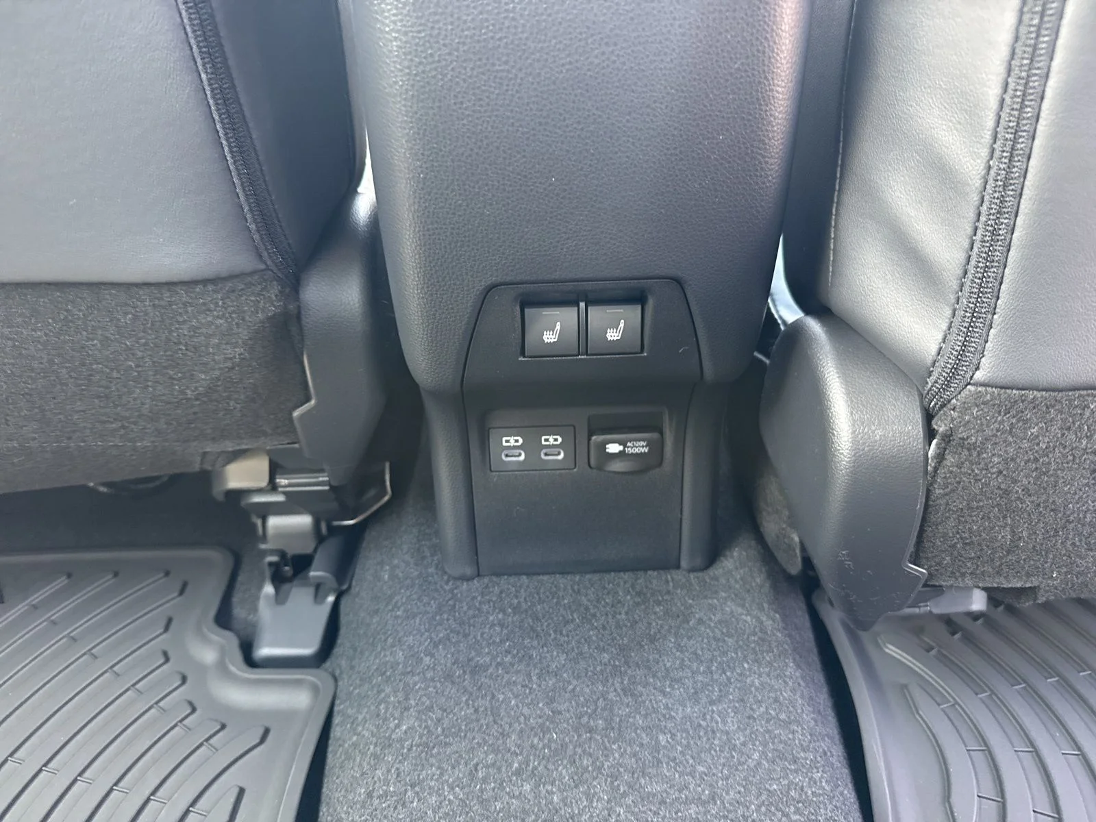 2025 Toyota Prius XSE Premium - Photo 37