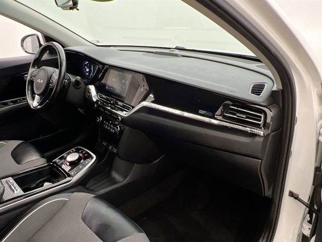 2022 Kia Niro S - Photo 13
