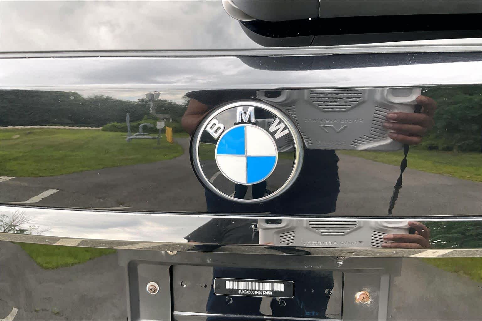 Used 2022 Black Sapphire Metallic BMW M50i image 32