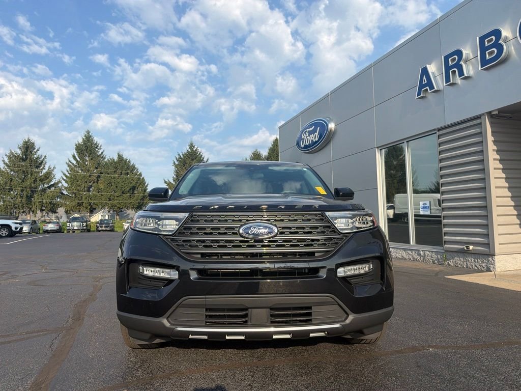 Used 2023 Black Metallic Ford XLT image 9