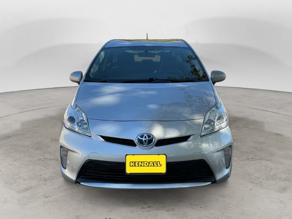 Used 2015 Silver Toyota Three image 3