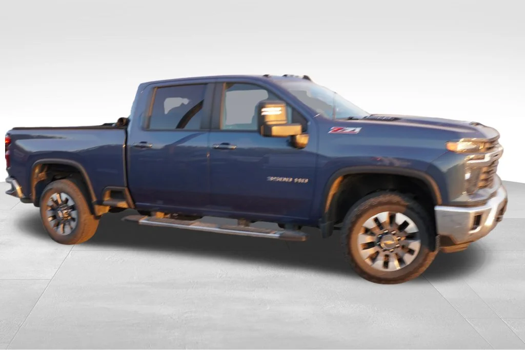 Used 2024 Lakeshore Blue Metallic Chevrolet LT image 2