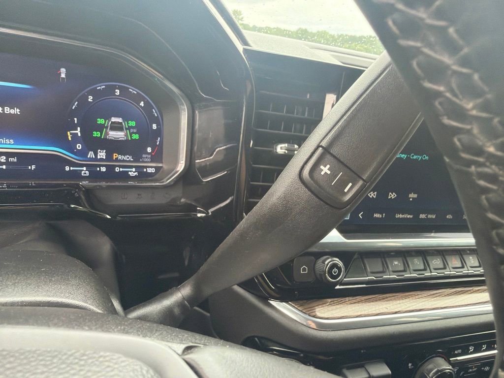 Used 2025 Cypress Gray Chevrolet LT image 19