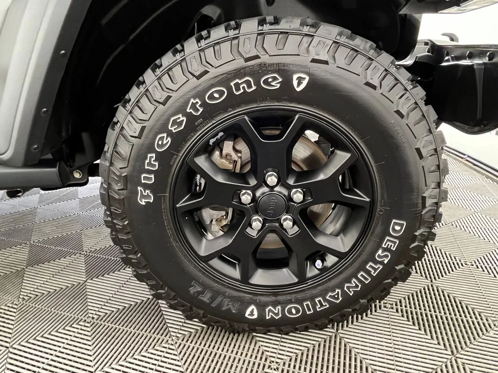 Used 2021 Gray Jeep Unlimited Willys image 17