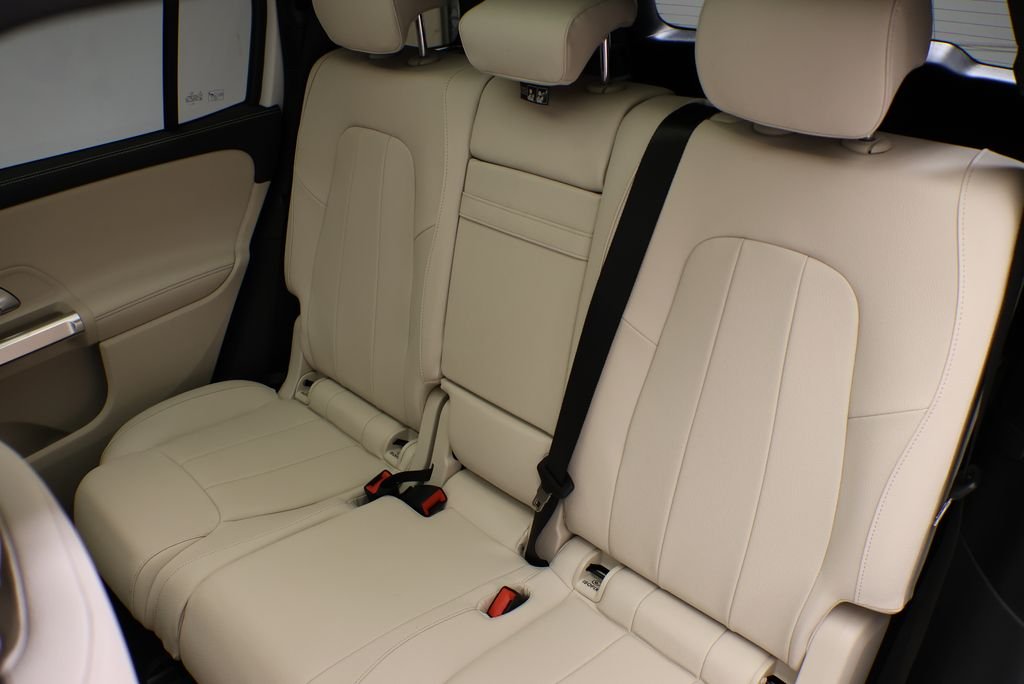 Used 2026 Night Black Mercedes-Benz GLB 250 image 45