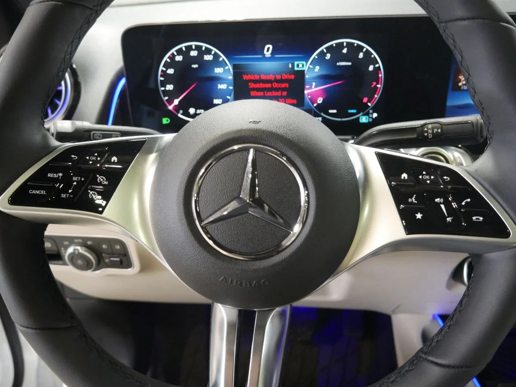 New 2026 Polar White Mercedes-Benz GLB 250 image 44