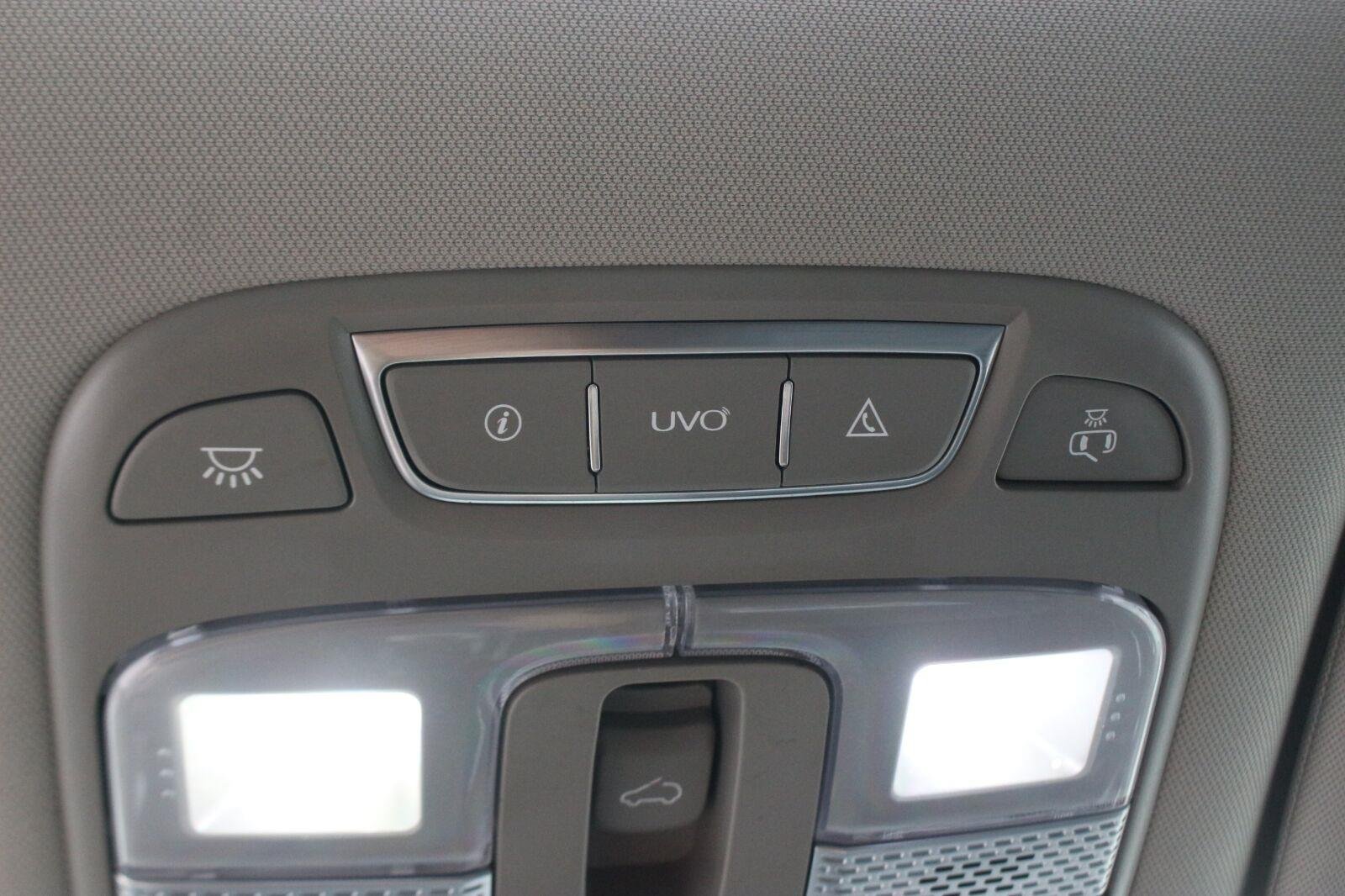 Used 2022 Red Kia EX image 32
