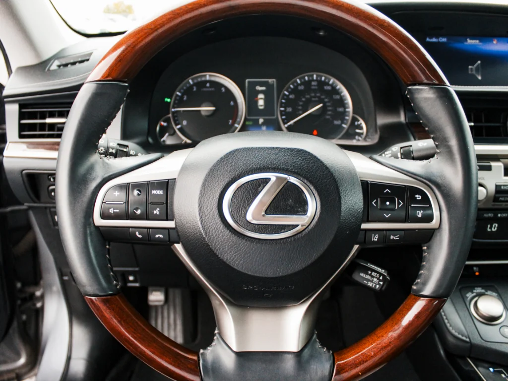 Used 2018 Nebula Gray Pearl Lexus Base image 14