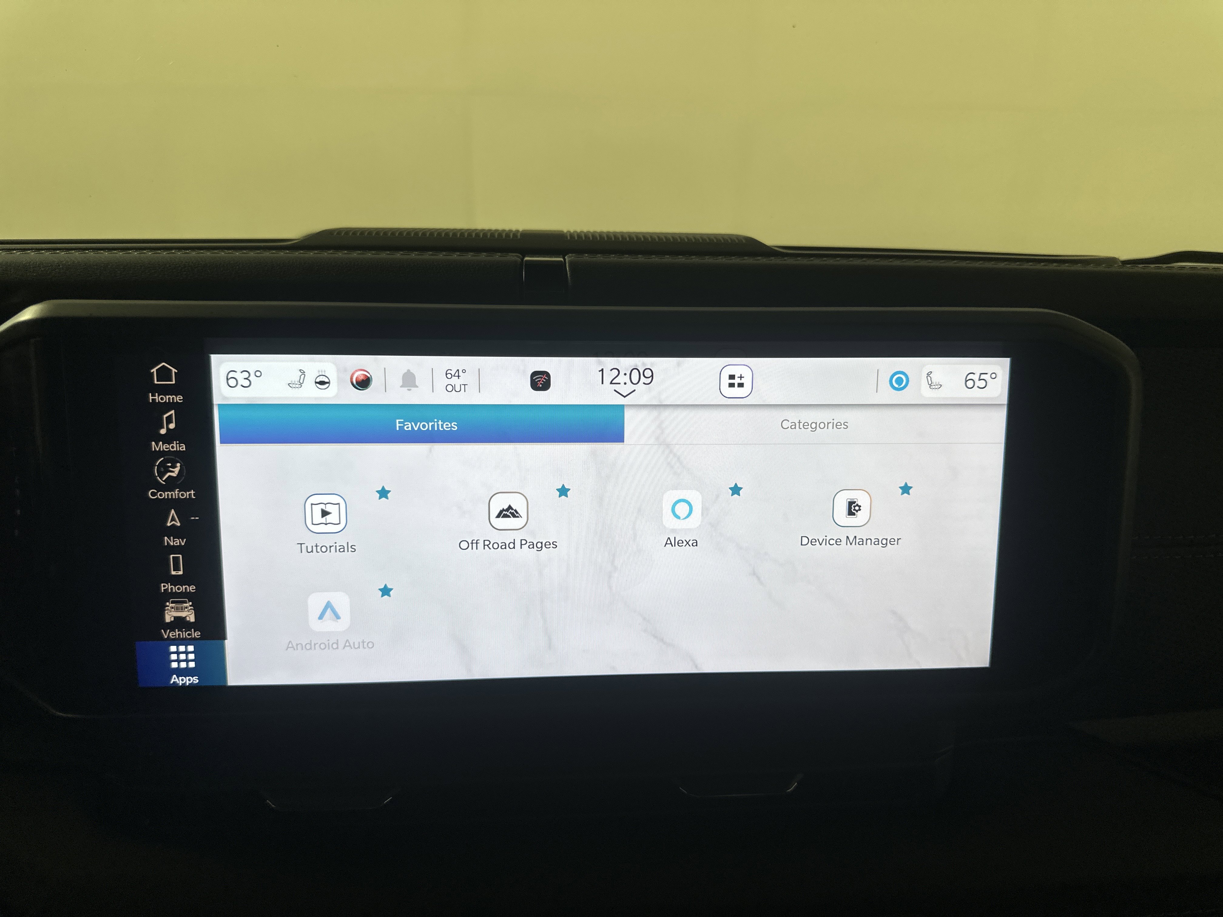 Used 2025 Hydro Blue Pearlcoat Jeep Rubicon image 19