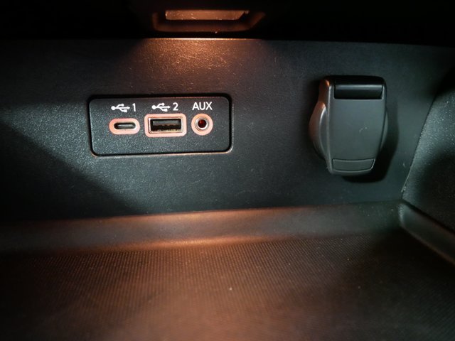 Used 2019 Gun Metallic Nissan SL image 29