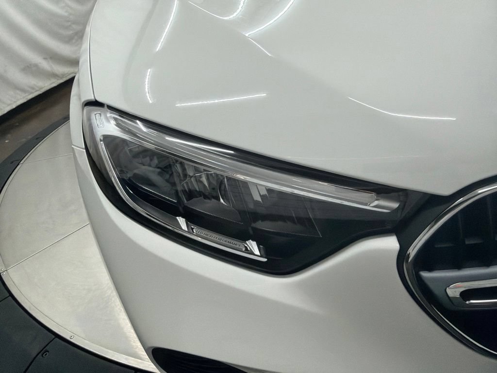 New 2027 Polar White Mercedes-Benz GLC 300 image 42
