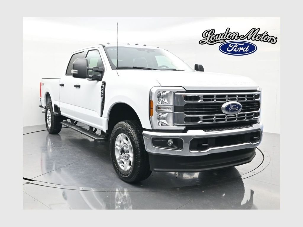 New 2026 Oxford White Ford F-250® XLT image 1