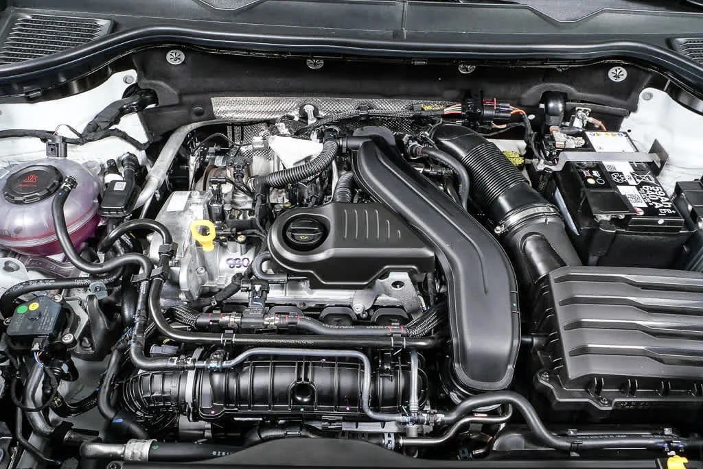 New 2026 Pure White Volkswagen S image 32