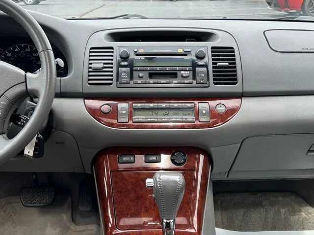 Used 2005 Phantom Gray Pearl Toyota XLE image 24